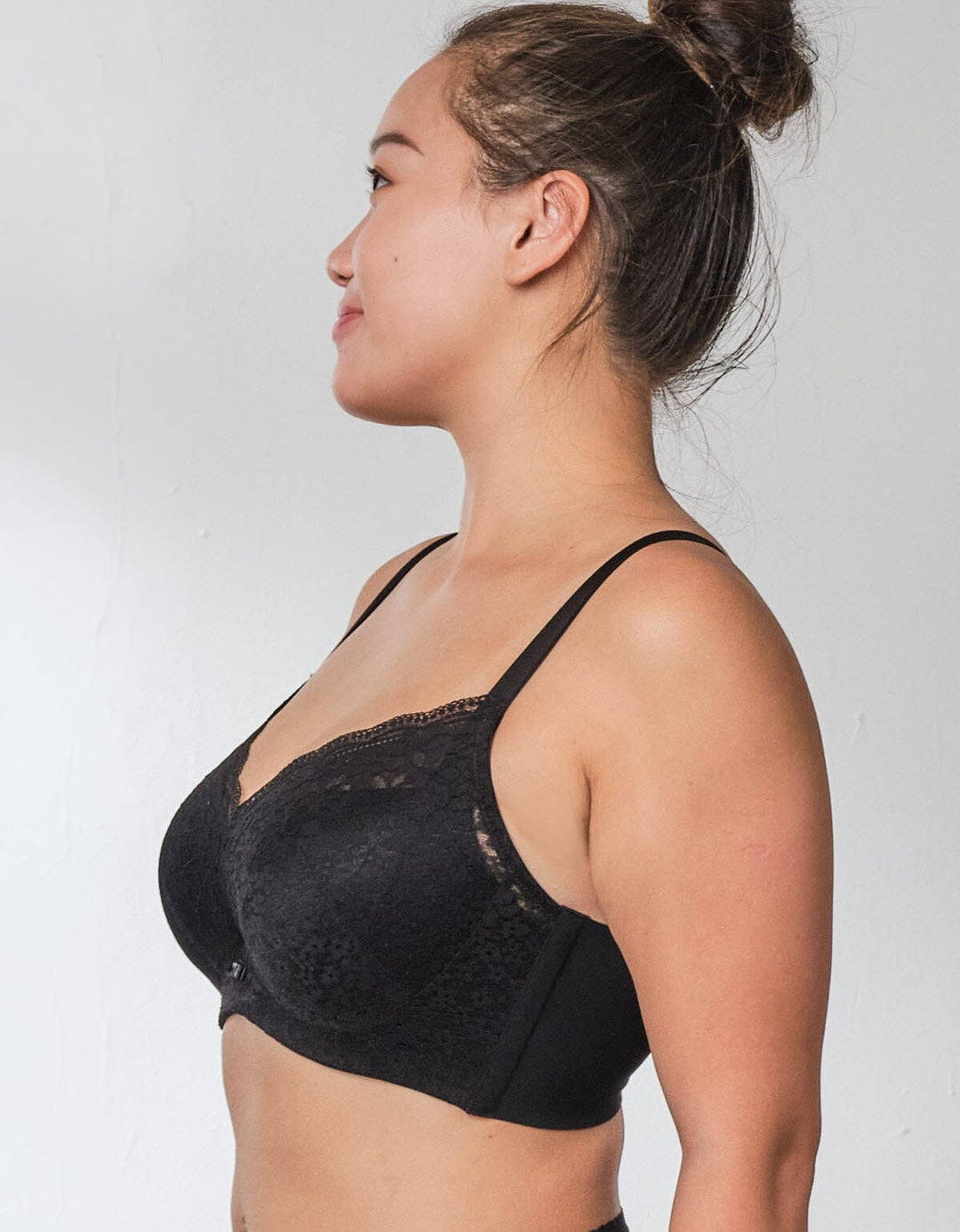 SOLUTION Mega Easy Fit REsiltech™ Wing Non Wired Lightly Lined Full Coverage Bra Bra Her own words Black 80C 