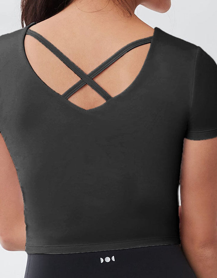 HOW- EFFORTLESS Yoga Low Impact Padded Short Sleeve Crop Top Tops Her own words SPORTS Black XS 