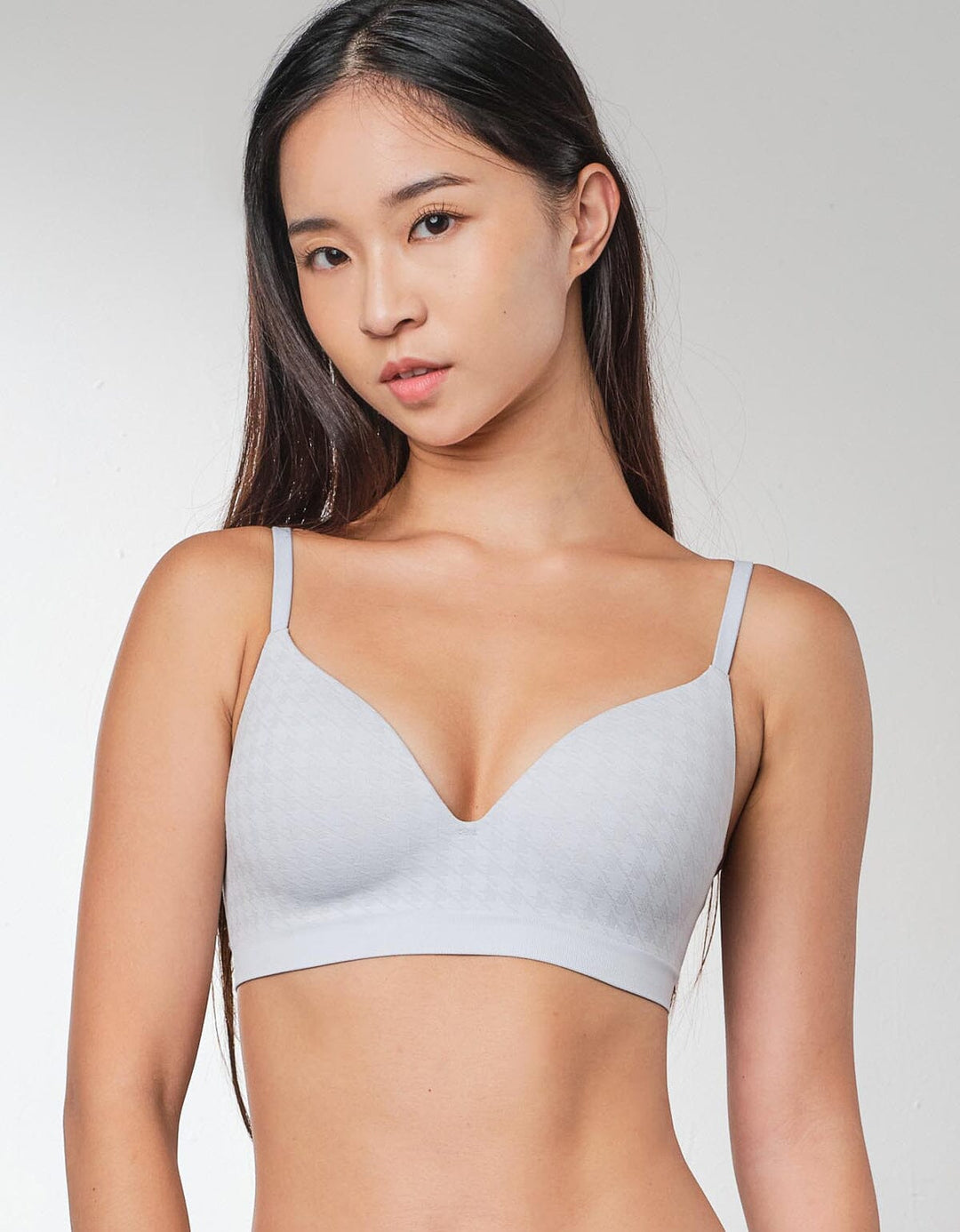 SOFT TOUCH REmarshmallowPad™ W-shape Support Seamless Knit Non Wired Bra Bra Her own words Gray Dawn 70A 