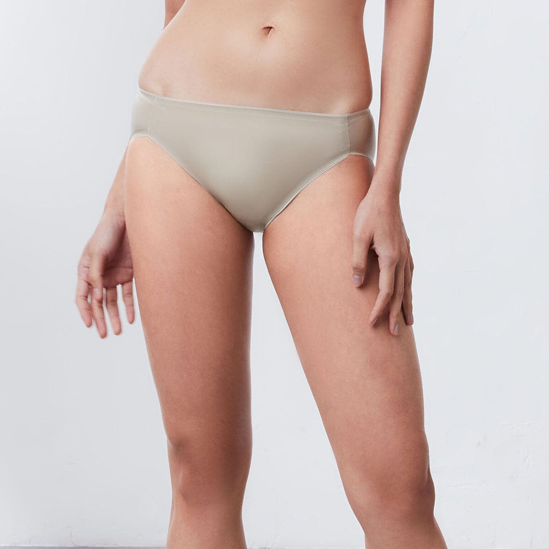 Nude Sexy Short Bra Panty Set Woman Underwear - China Plunge Bra and Bra  and Panty price