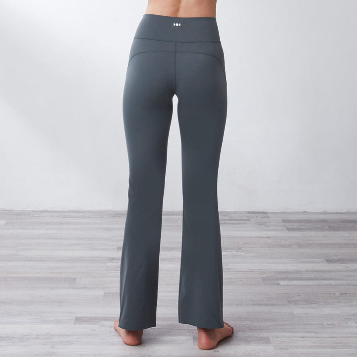 Effortless Mid-Waist Kick Flare Full Length Sports Leggings Leggings Her own words SPORTS Magnet Grey XS 